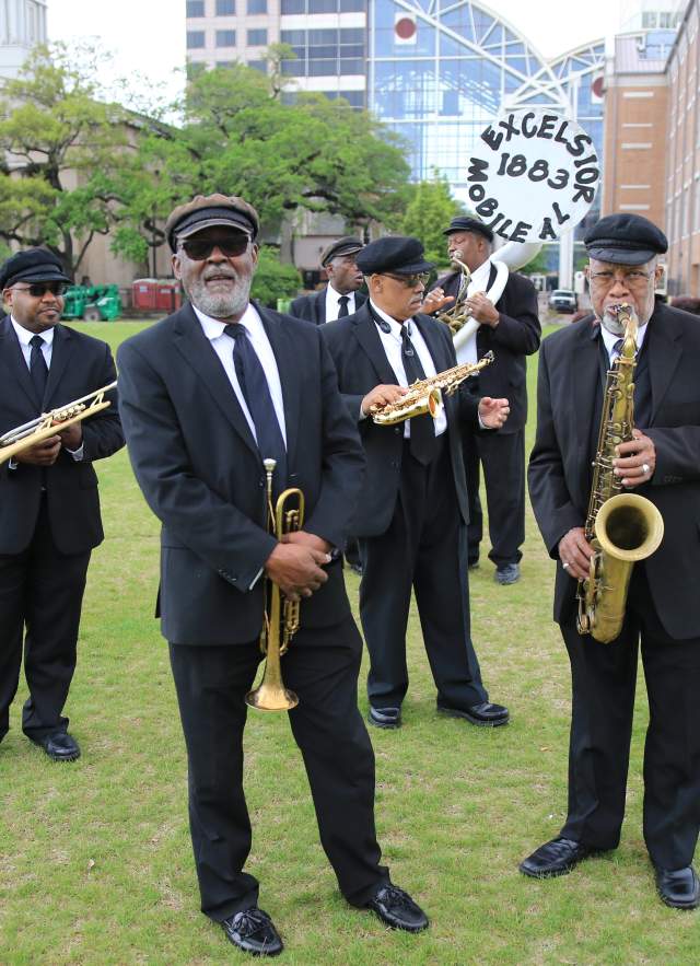 Visit Mobile Celebrates the Return of Free Walking Tours in April