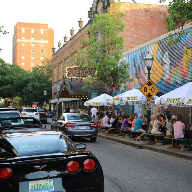 al fresco dining on the sidewalk of Dauphin Street