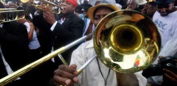 brass band, close up of a trombone player