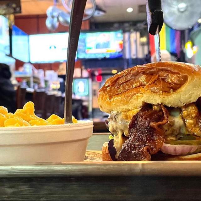 bacon cheeseburger and macaroni and cheese