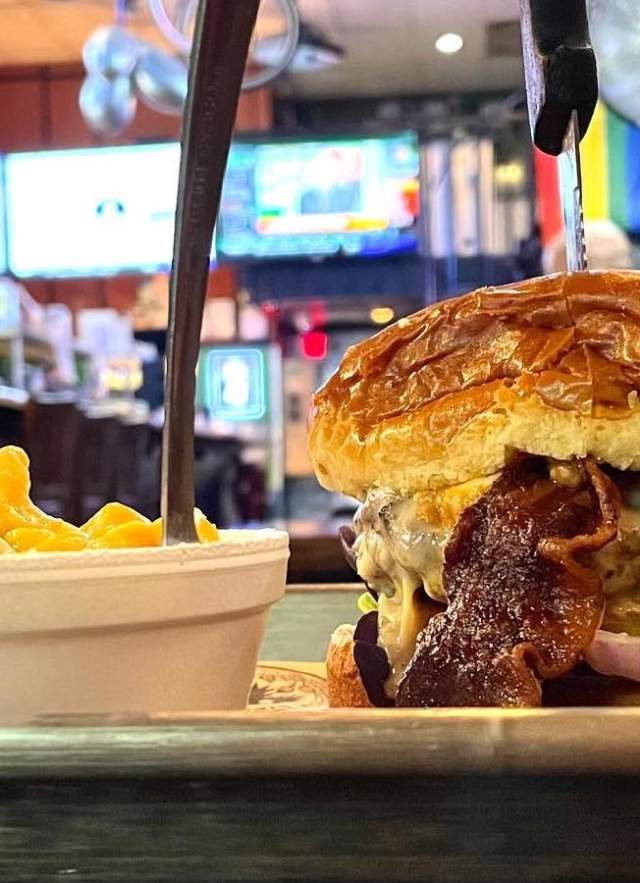 bacon cheeseburger and macaroni and cheese