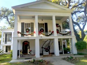 Oakleigh during Christmas