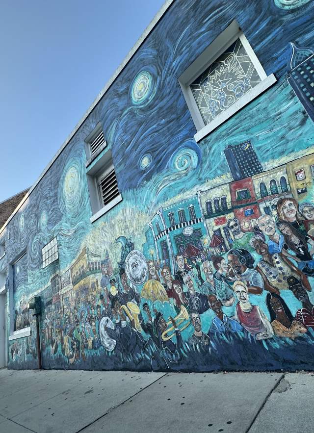 Mural of a crowd of people
